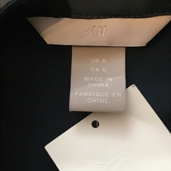 H&M Scalloped Trimmed Blouse (NWT) - Picture 9 of 12